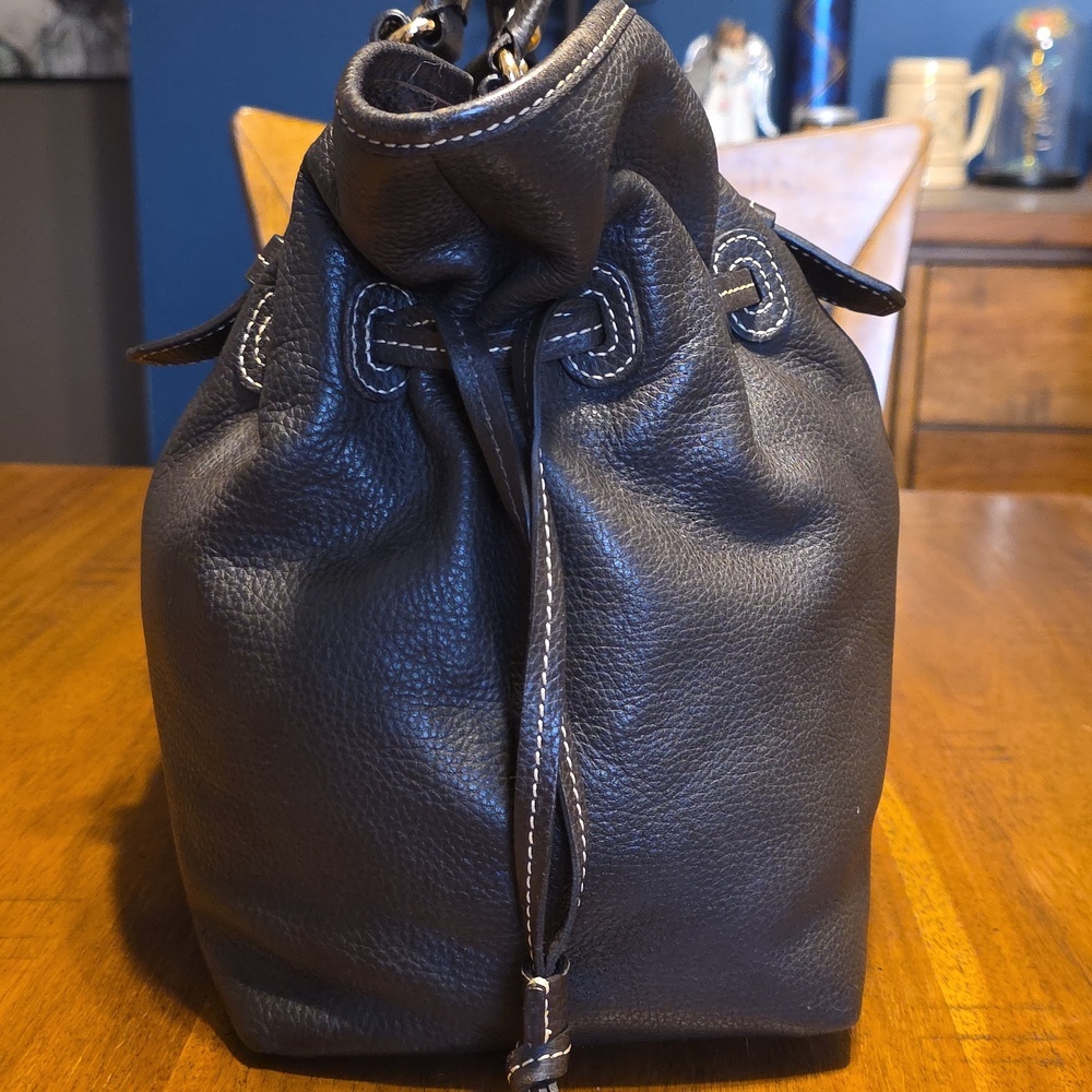 Dooney & Bourke Vintage Brown Pebbled Leather Chiara Tote Bag. - Picture 2 of 16